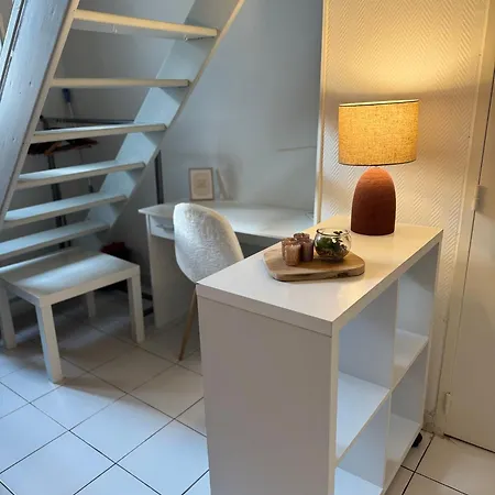 Le Cardinal-cosy Studio-clim-wifi-ecusson Montpellier-laconciergeriebynina Lägenhet